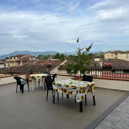 La Piazzetta Vicino A Firenze *