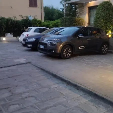 La Piazzetta Vicino A Firenze